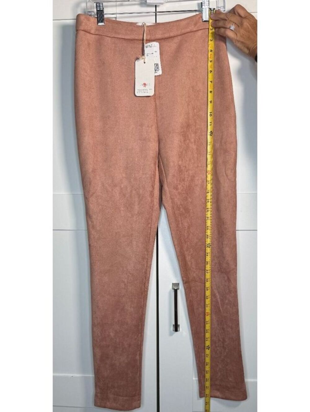 L' Atiste Women’s Blush Pink Faux Suede Skinny Pants NWT - Picture 4 of 6